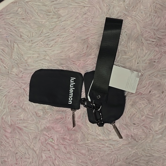 lululemon athletica Black Wristlet Bag - Picture 6 of 10